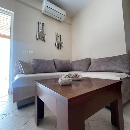 Bougainvilla Apartment